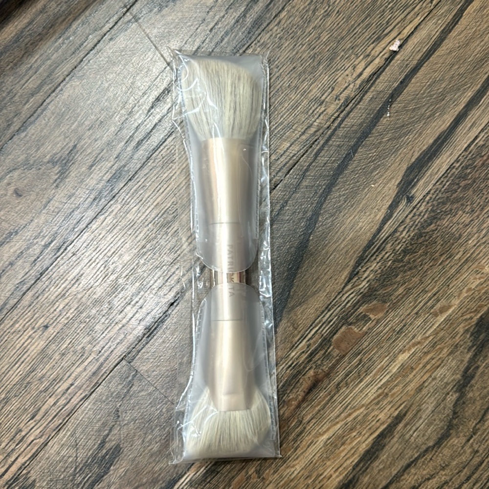 Brand new Patrick Ta contour brush